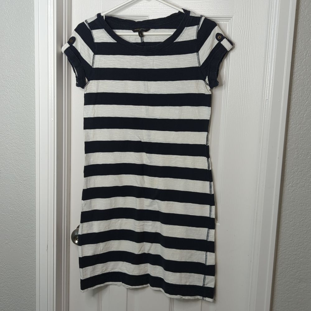 Banana Republic striped midi dress Size Medium
